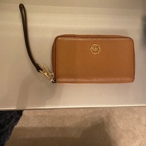 Michael kors wristlet